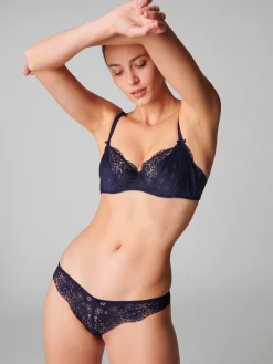 AIMÉE