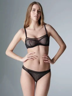 MANON