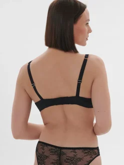 ÈVE